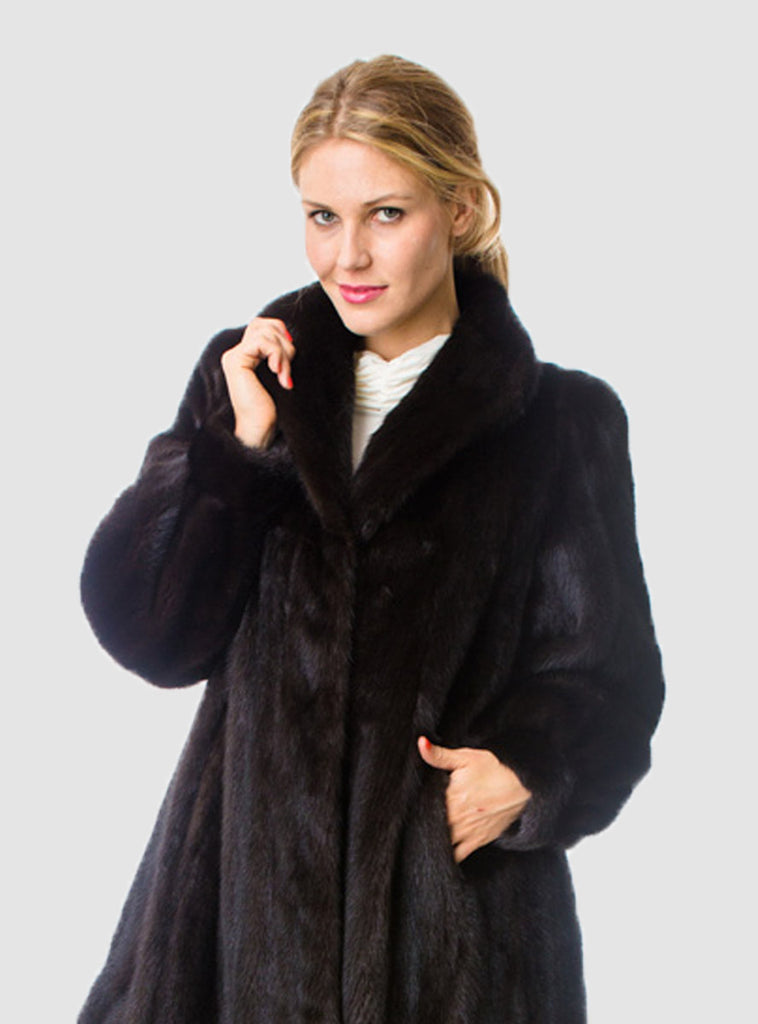 NAFA or SAGA Select Female Mink Fur Coat with Full Swing