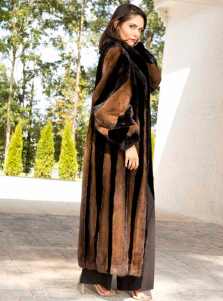 NAFA OR SAGA SELECT Two-Toned Mink Fur Coat.