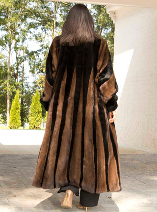 NAFA OR SAGA SELECT Two-Toned Mink Fur Coat.